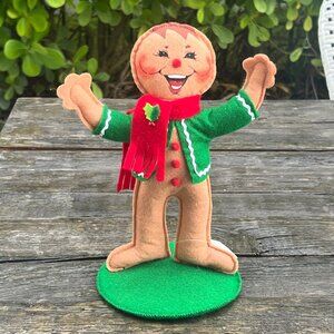 Annalee Christmas Gingerbread Man Boy Red Scarf 2011 Tag Attached Stand